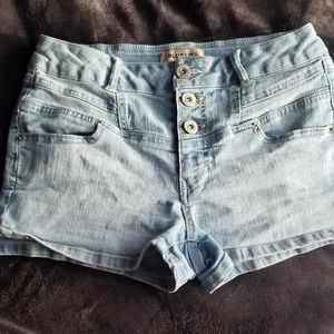 Blue spice denim shorts
